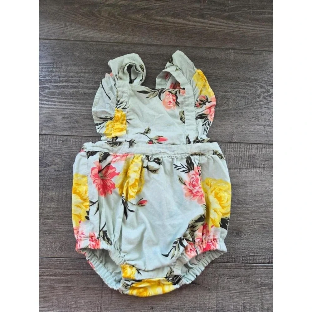 Old navy baby‎ girl romper 3-6 mos